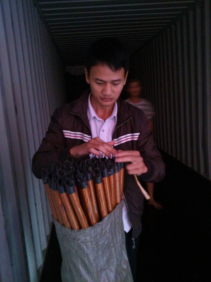 Vietnam Wooden Broom Handle with PVC coated