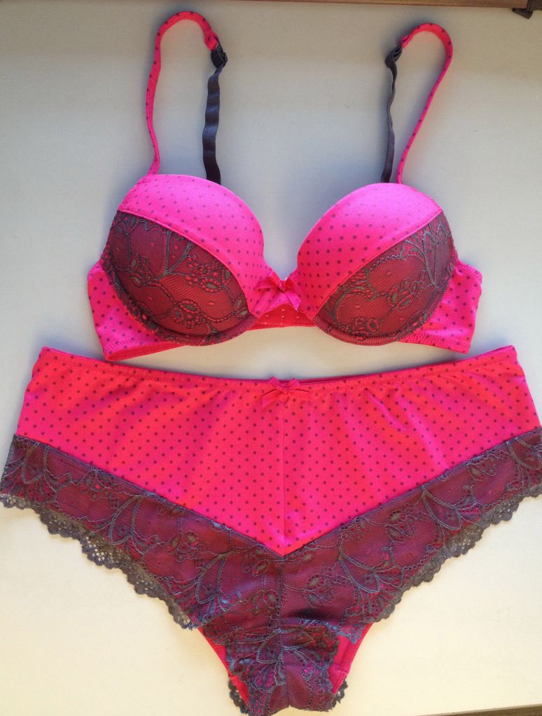 Ladies fancy print moulded cup bra & brief set underwear  with contrast lace