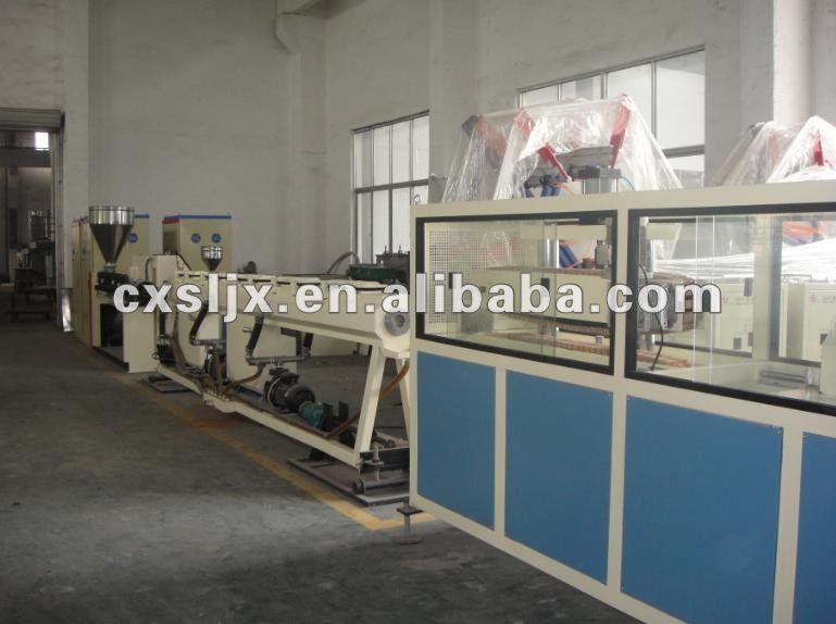 PE plastic pipe extrusion machine