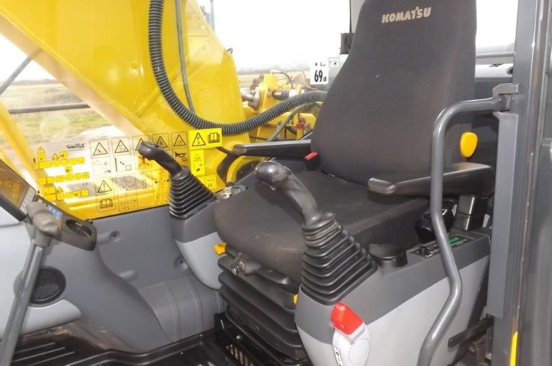 2010 Used Komatsu PC210LC excavator