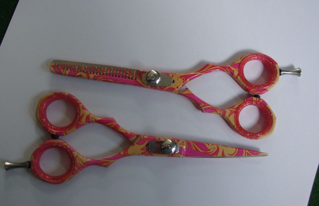 RAZORS SCISSORS