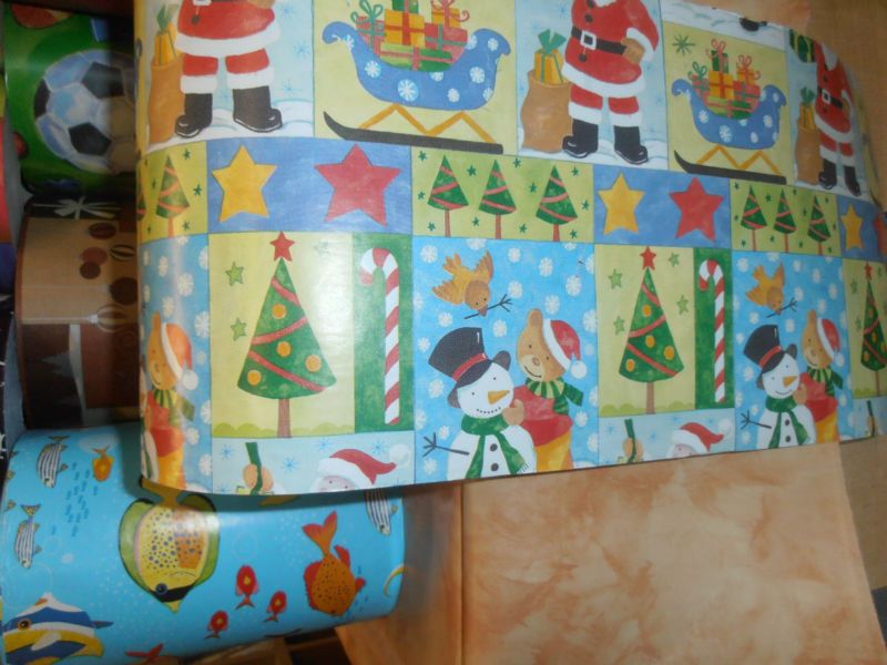Stock lot 19 cm wide gift wrapping paper in different dessins