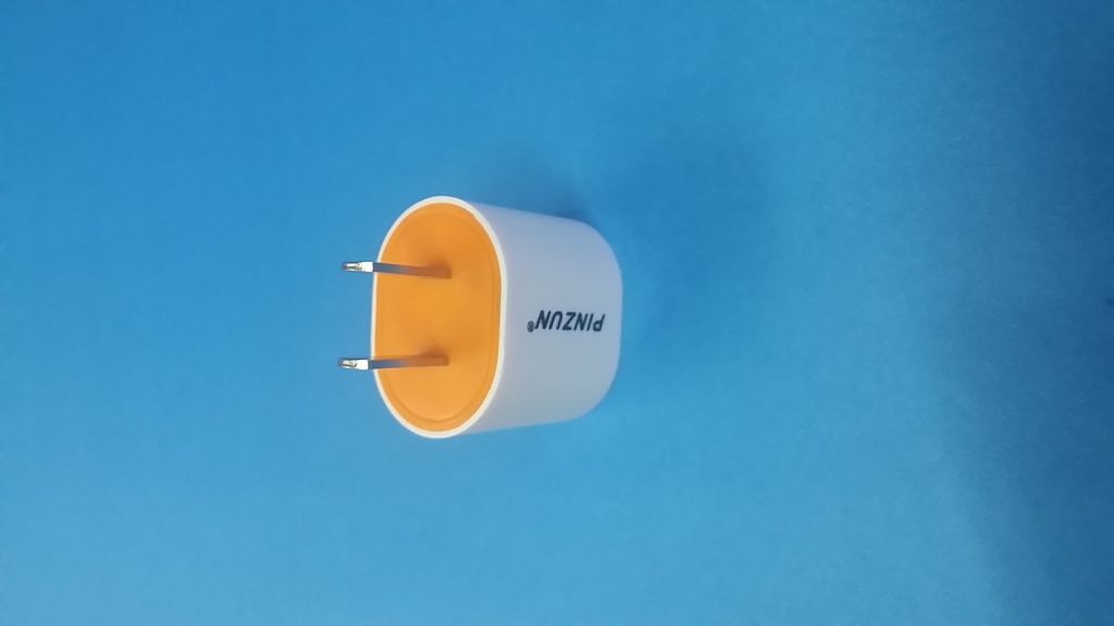 Unvirsal travel adapter