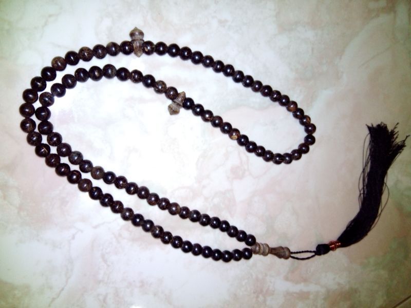 Gaharu, jinko, aloeswood, agarwood, or oud beads