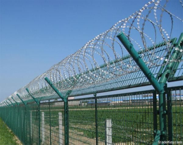 wire mesh fence