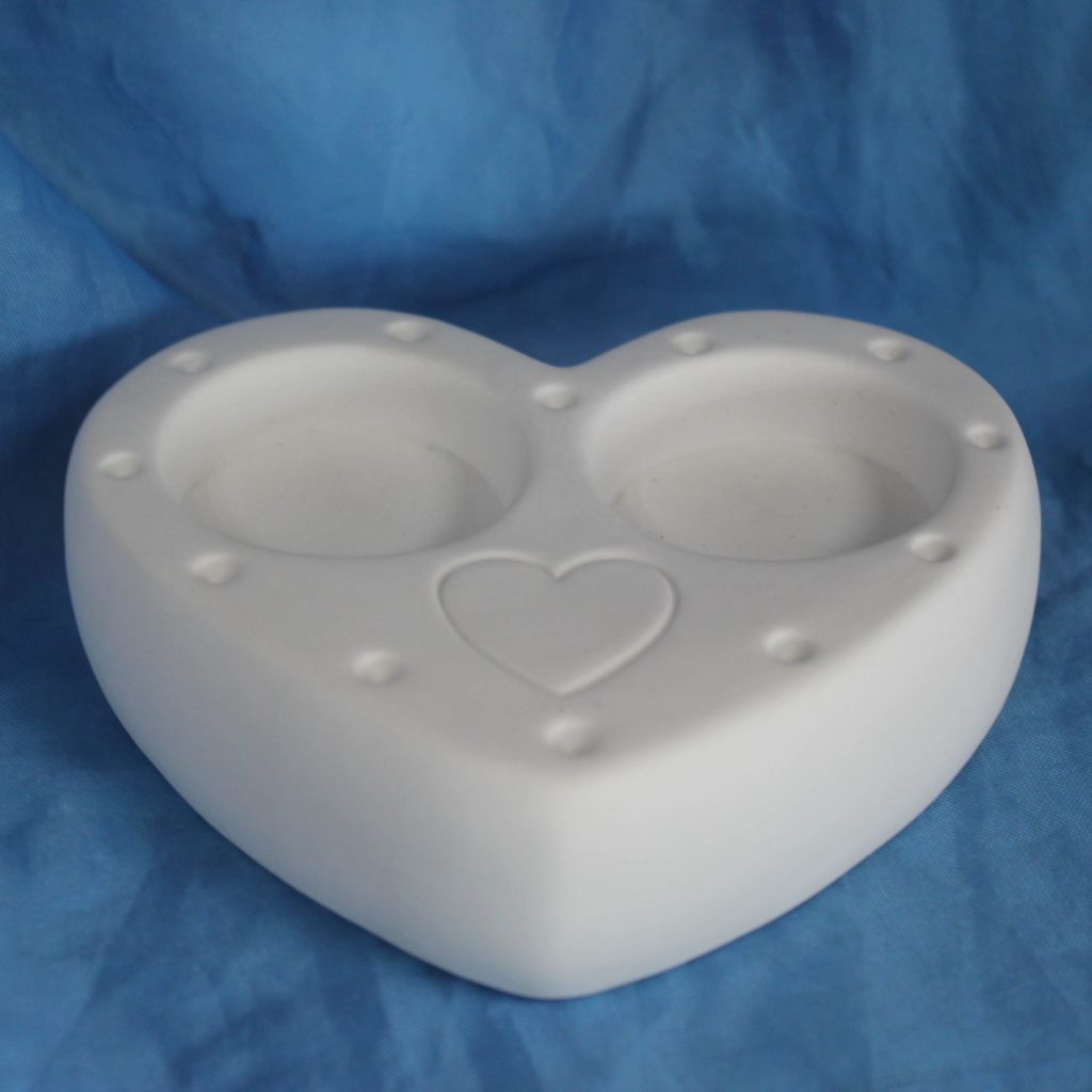  heart-shaped porcelain candle holder