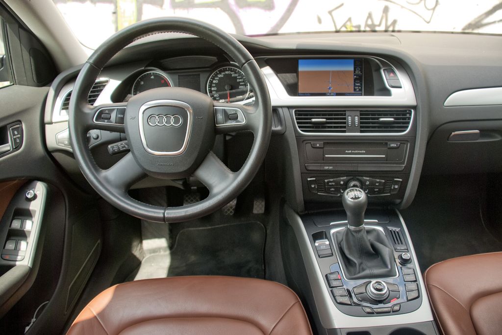 Used Audi A4 Avant 2.0 TDI - very low mileage, excellent condition!