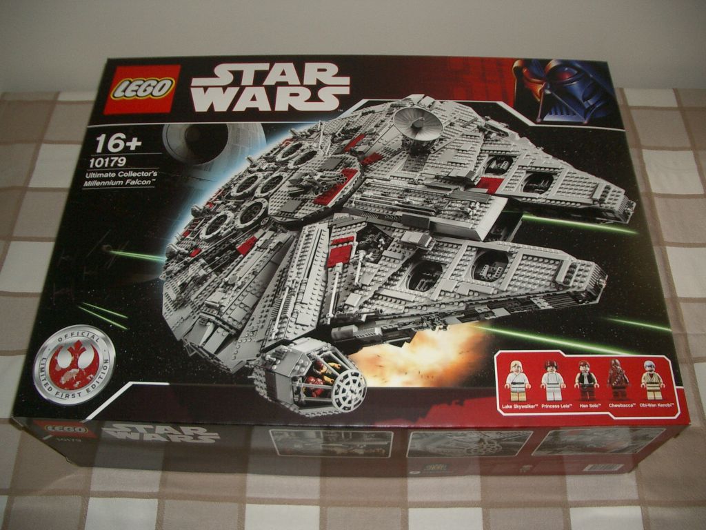 LEGO 10179 Ultimate Collector's Millennium Falcon