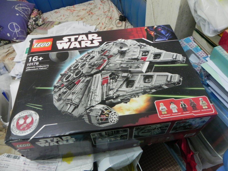 LEGO Star Wars 10179 Ultimate Collector's Millennium Falcon Factory Sealed  NEW