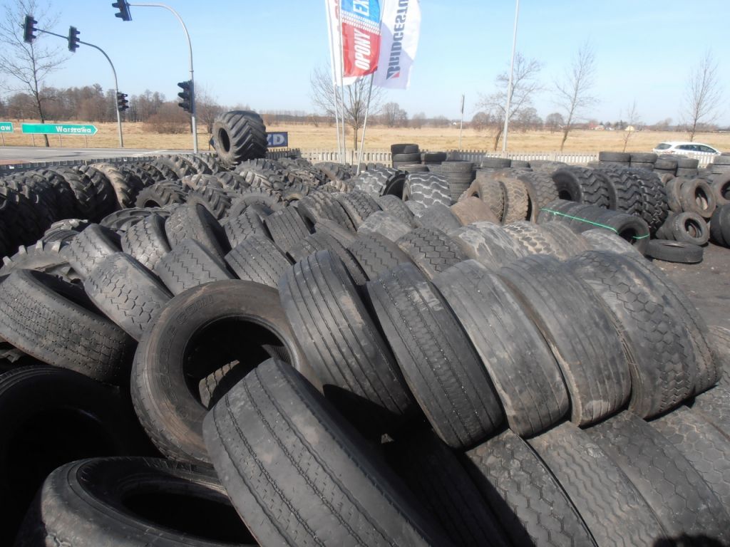 385/65 R22, 5 Used truck tires