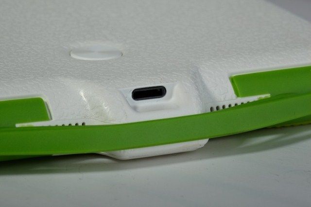 External charging case for iPad mini