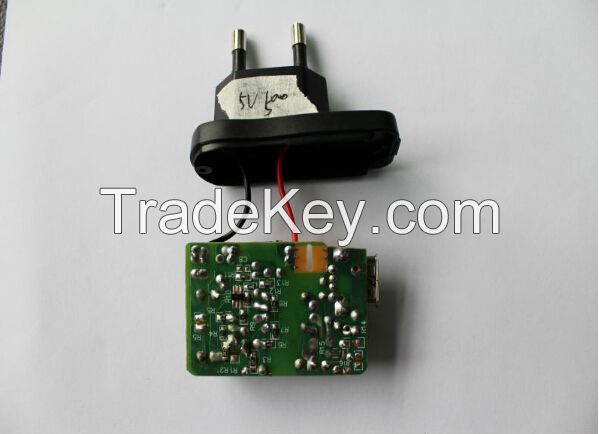 Mobilphone Mini Charger (5v 700ma)