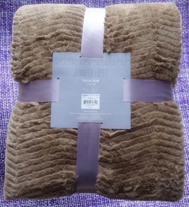 k036 faux fur fancy throws--stock product