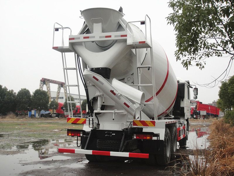 340hp Shacman 8cbm concrete mixer truck for sale