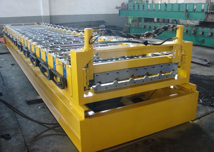 Joint hidden roof panel machine