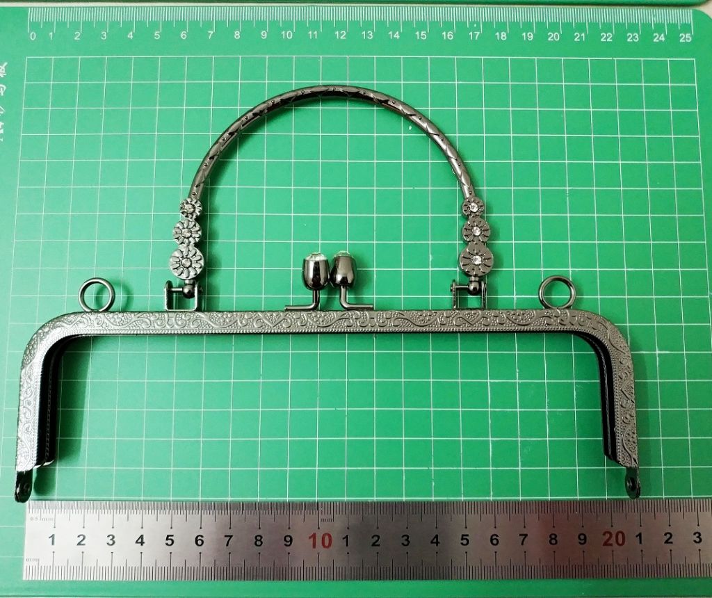 Purse frame