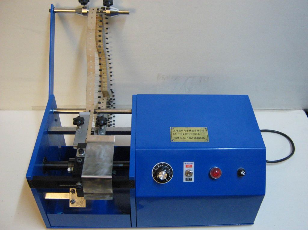 Automatic taped capacitor leg-cutting machine