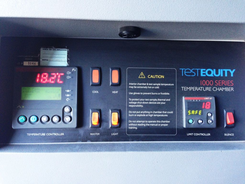 TESTEQUITY 1020S ENVIRONMENTAL TEMPERATURE CHAMBER 1000 SERIES TEST EQUITY