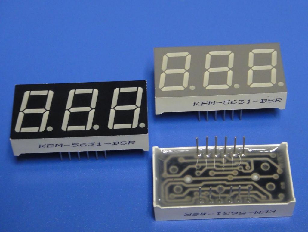 7 segment 3 digit super red emitting led display