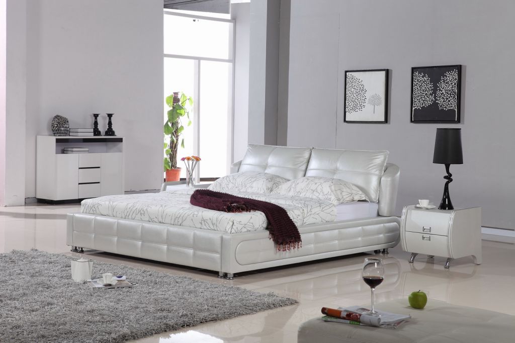 9851 Modern Leather Bed