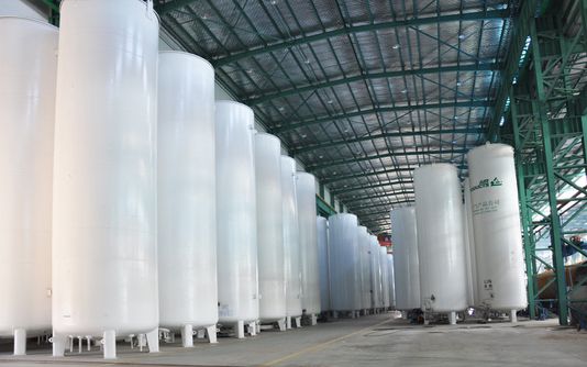cryogenic storage tank