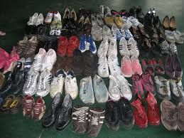 unsorted used shoes