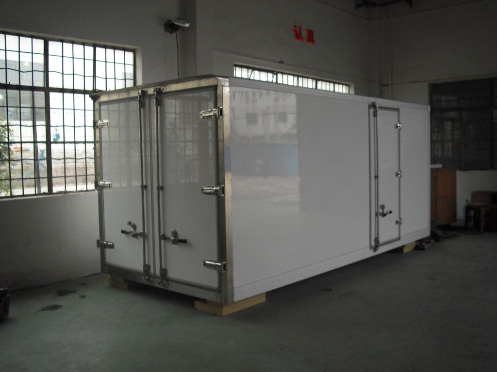 Fiberglass refrigerator truck body