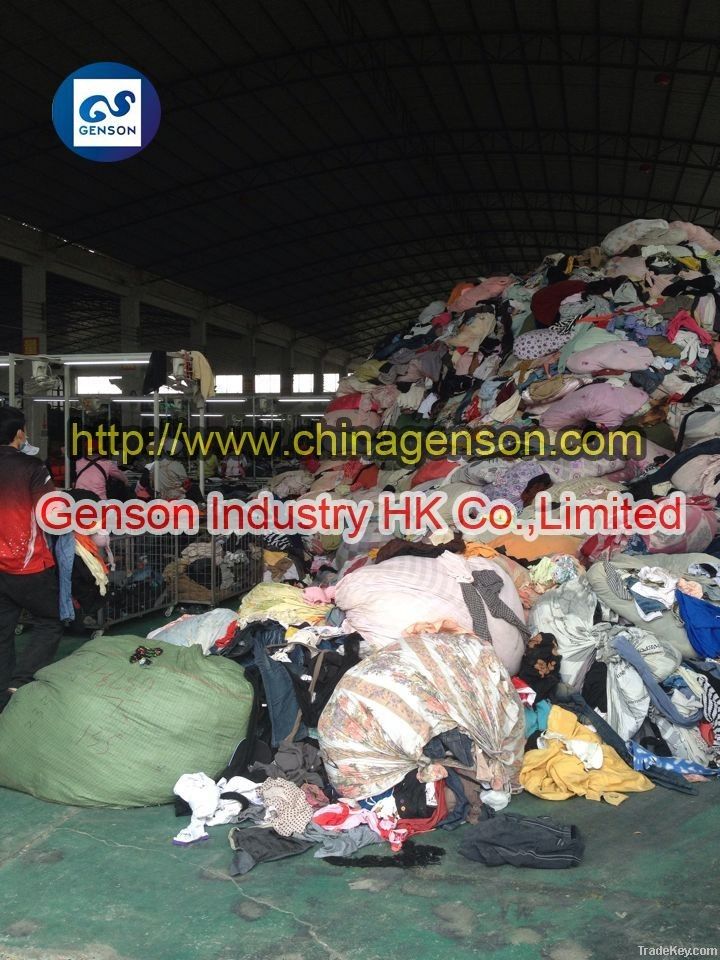 Secondhand clothes distributor in Nigeria sorted clothes clean no torn