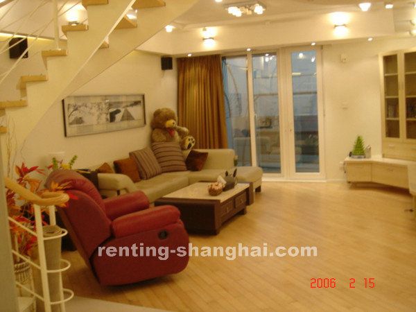 Charming 5 bedrooms with terrace in Ming Yuan Century City close to Line 1 &amp; 10
