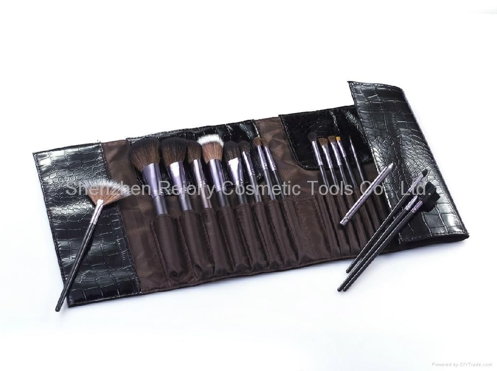 Cosmetic Brush Set -18 pcs with Leather Pouch