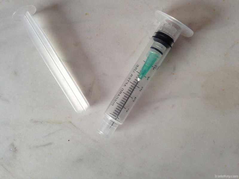 Disposable Retractable Safety Syringe for Clinical Solution Injection