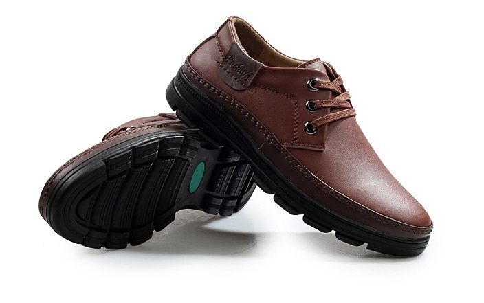 man's casual shoes