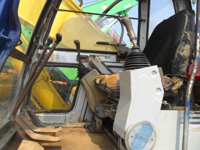 Used Kobelco Sk200-3 Excavator