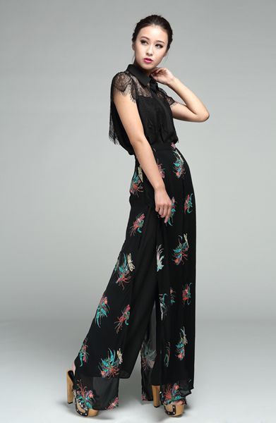 Floral Print Bell-Bottom Trousers (100% Polyester Lining)