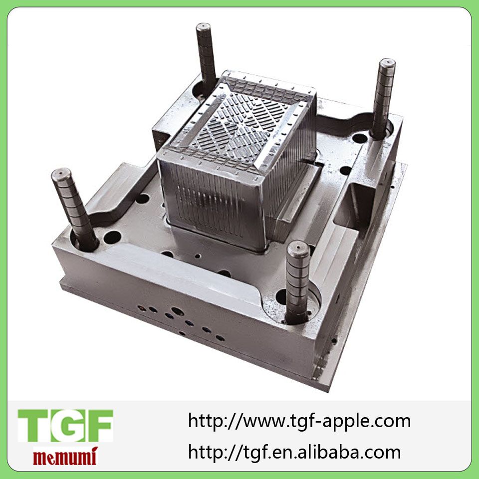 Plastic injection mould for kitchen crate