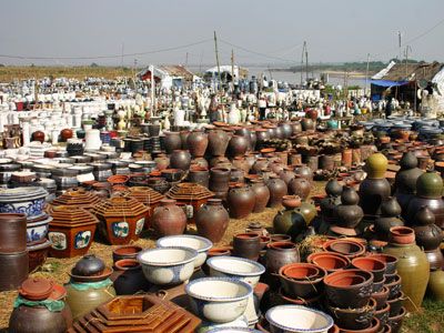 Tea cup pottery Bat Trang, etc