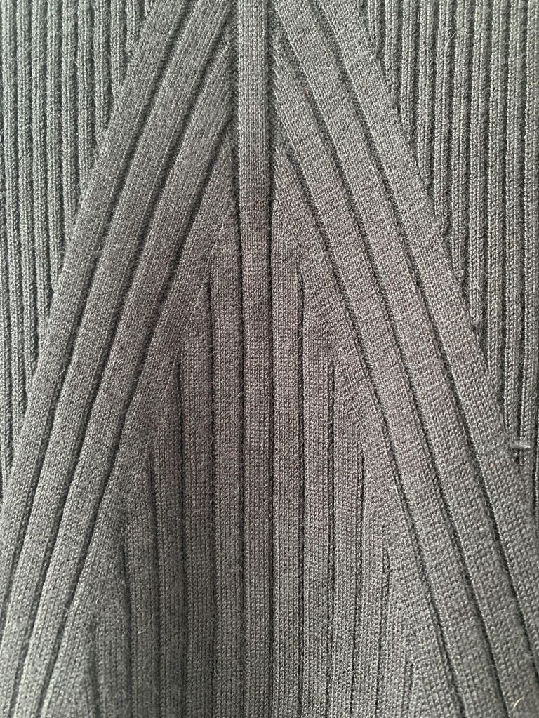 sleeveless sweater