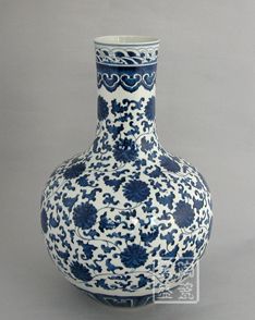Jingdezhen masterpiece, 300 pieces of nine peach tree Blue and white
