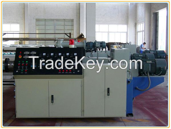 Conical twin-screw plastic extruder