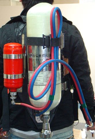 Backpack oxy fuel cutting gun for fire fighting