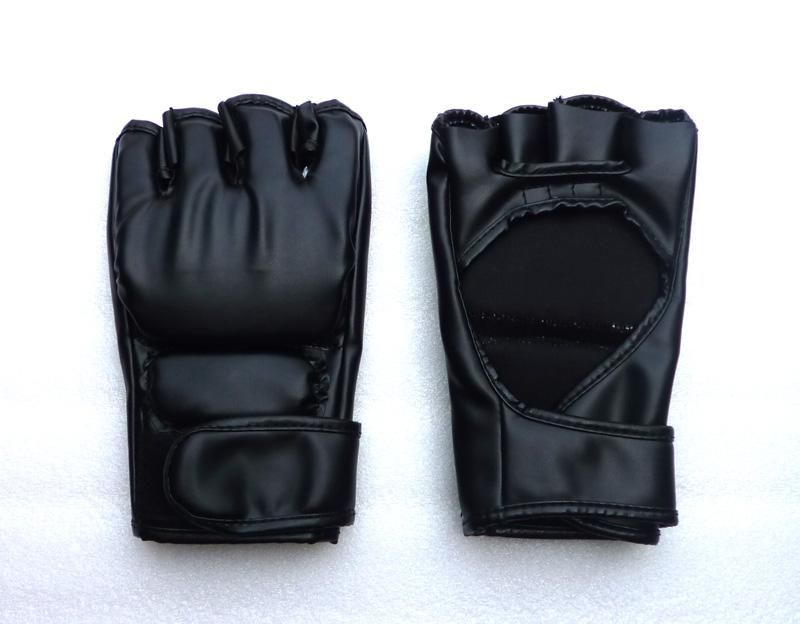 Boxing gloves with finger out