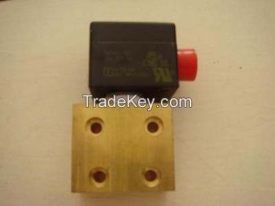 Industrial solenoid valve for IR rotary air compressor parts 36840841