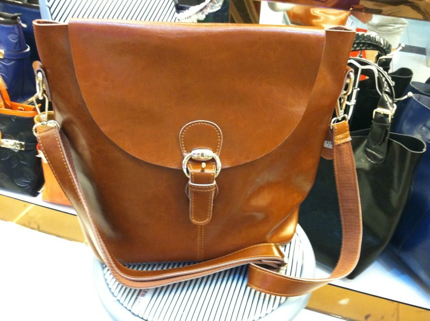 Geniune Leather handbag / shoulder bag
