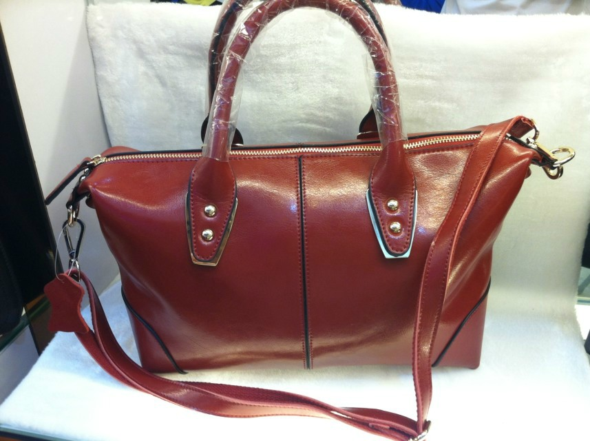 Genuine Leather handbag / shoulder bag