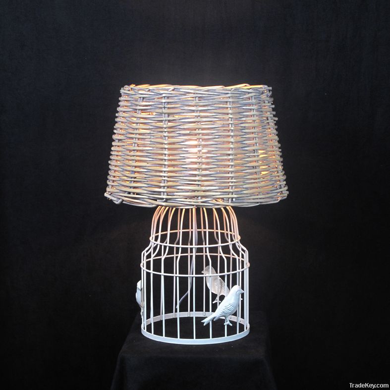 Metal wire table lamp