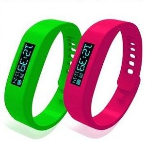 2014 Smart fitness bracelet monitor sleeping quality and daily activity