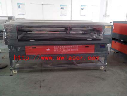 High speed CO2 Laser Bag Cutting Machine/Laser Cutting Equipment