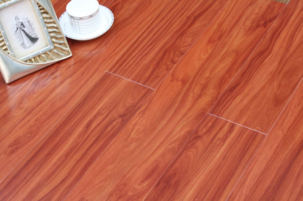 High glossy Laminate Flooring Water proof Waxed 12mm