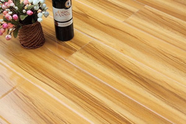 High glossy Laminate Flooring Water proof Waxed 12mm