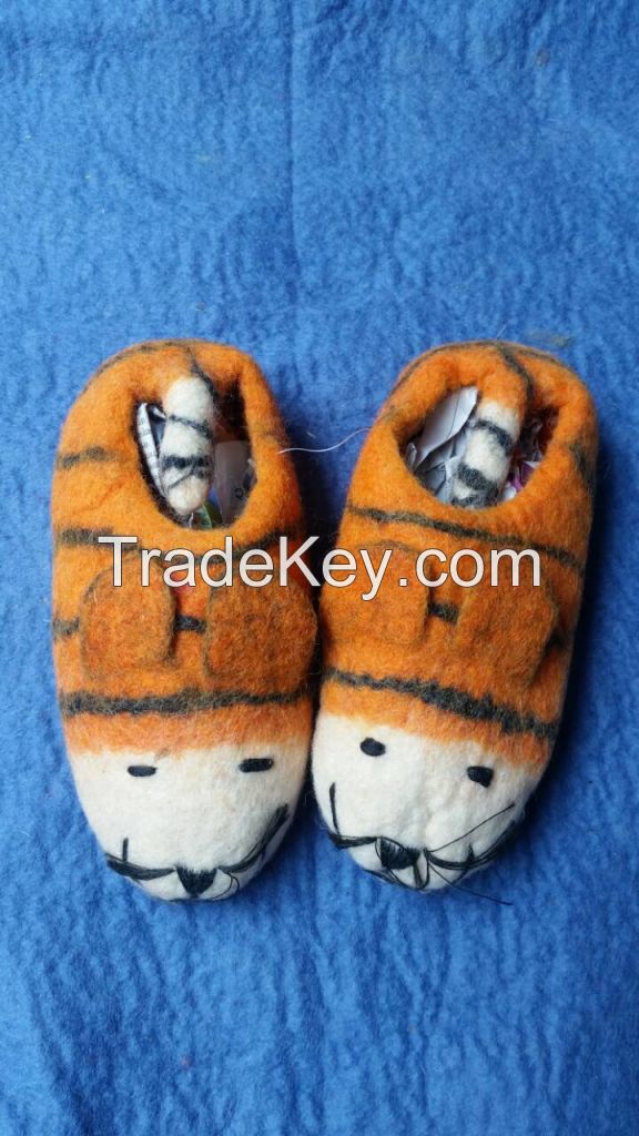 Shoes, felt  shoes,felt clogs,  felted wool slippers 